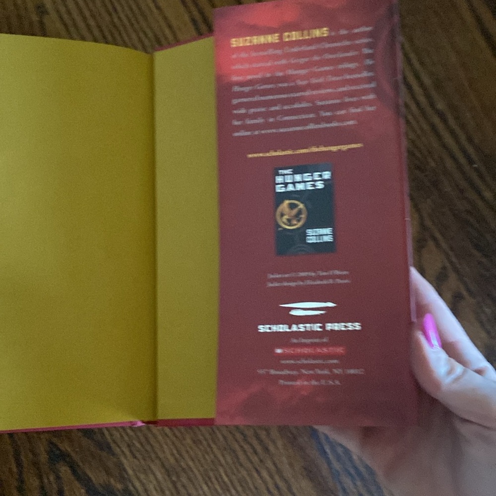 “Catching fire book” - Picture 4 of 4
